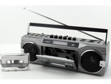 SSR80TI - Bärbar Retro Kassett/Bluetooth/Radio spelare