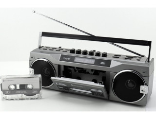 Soundmaster SSR80TI - Bärbar Retro Kassett/Bluetooth/Radio spelare hos Kungstv.se